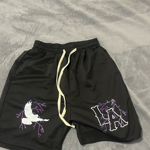 La shorts. - Picture 1 of 1
